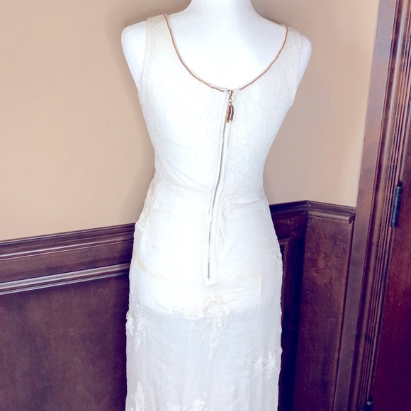 100% silk white dress with jewelry decorated and butterflies embroidery. - Picture 4 of 4